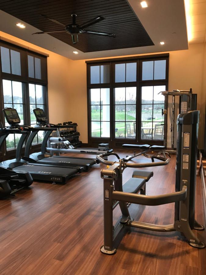 The Inn At Meadowbrook Overland Park Bagian luar foto