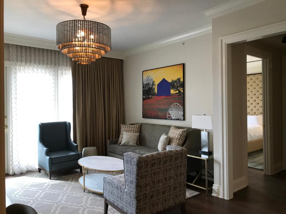 The Inn At Meadowbrook Overland Park Bagian luar foto