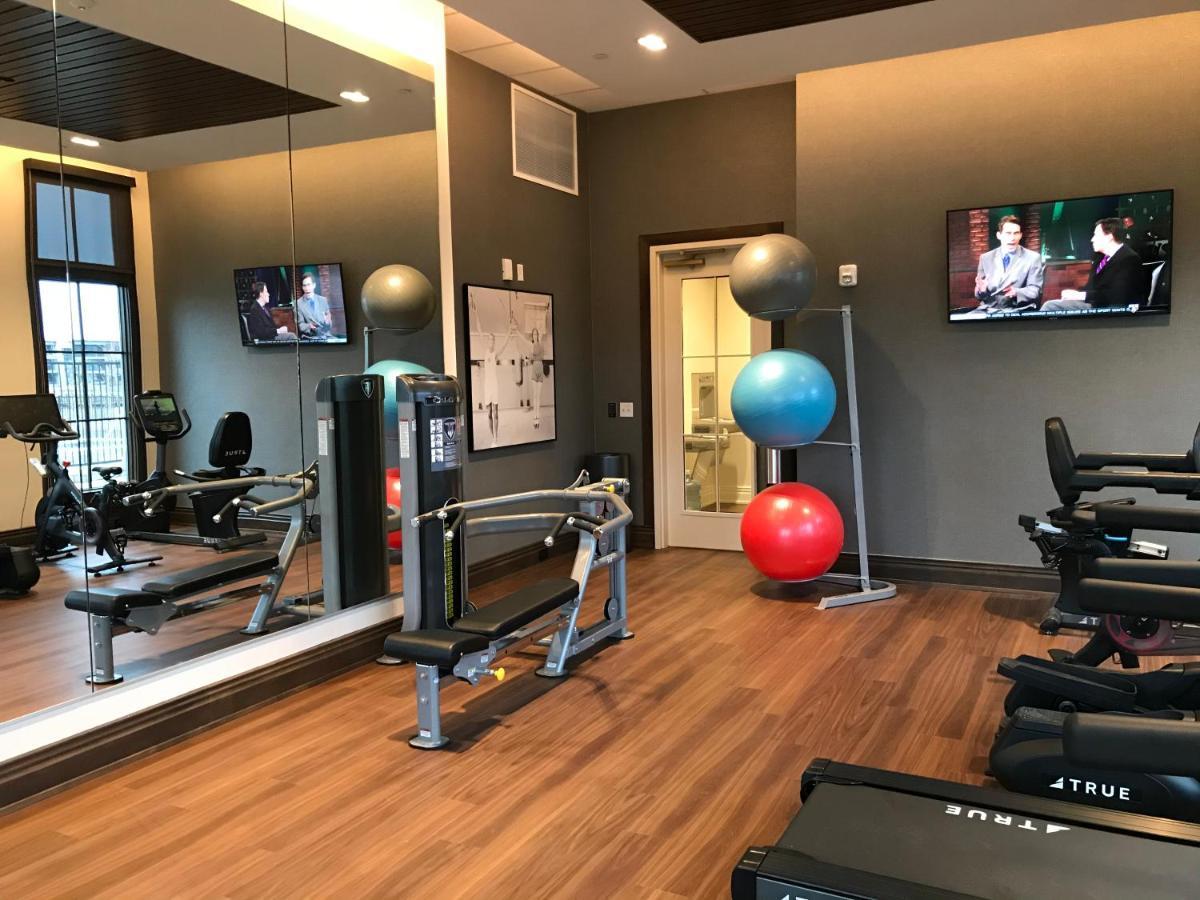 The Inn At Meadowbrook Overland Park Bagian luar foto