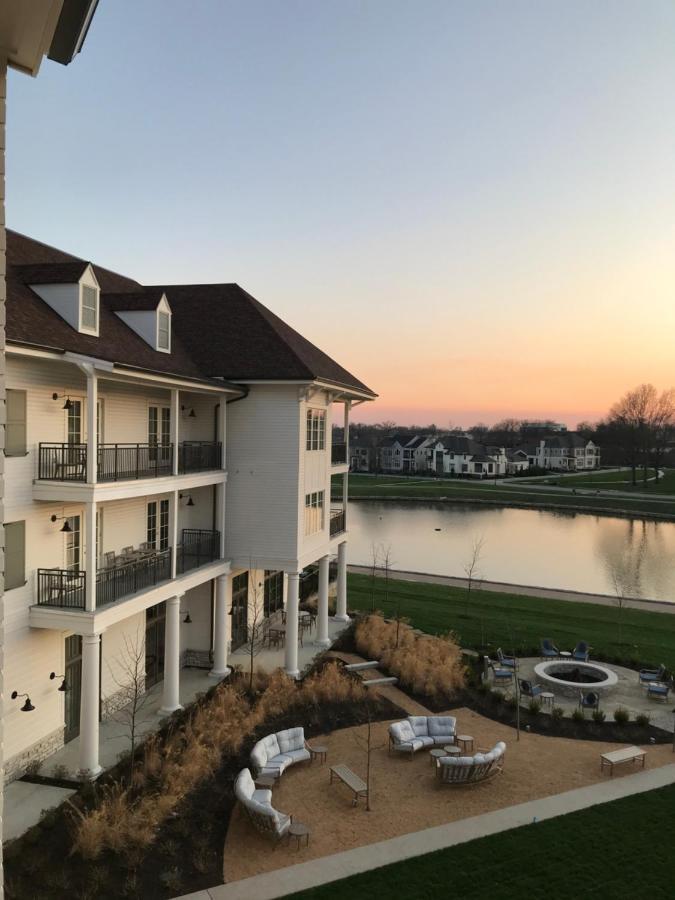 The Inn At Meadowbrook Overland Park Bagian luar foto