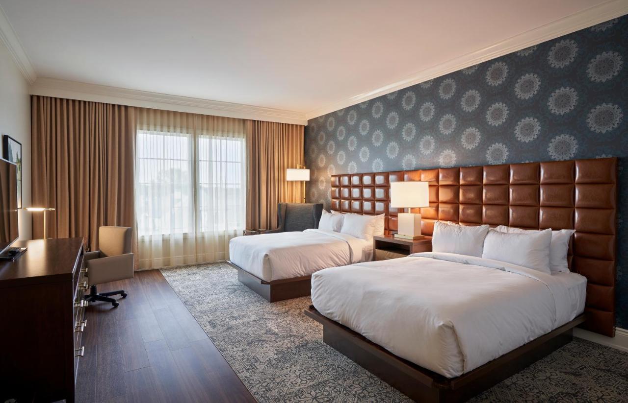 The Inn At Meadowbrook Overland Park Bagian luar foto
