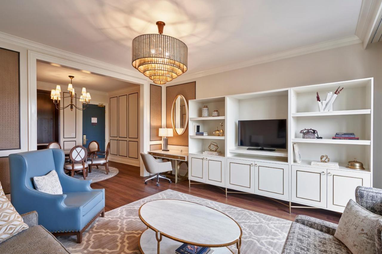 The Inn At Meadowbrook Overland Park Bagian luar foto