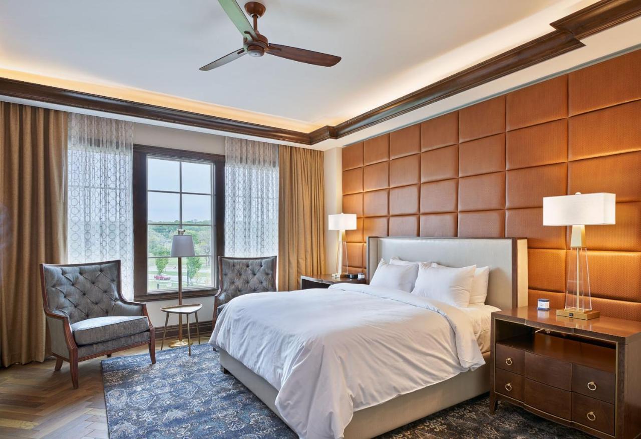 The Inn At Meadowbrook Overland Park Bagian luar foto